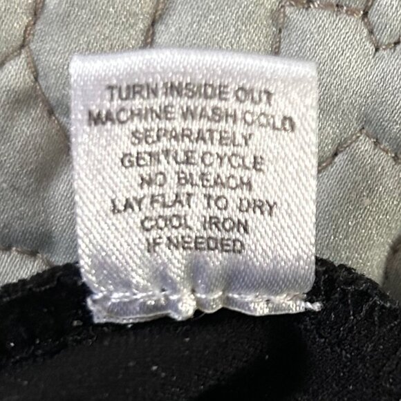 Black short stretch capris w/X eyelets on outer leg, size M - Picture 7 of 7